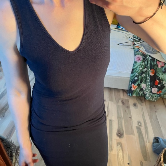 Michael Stars Roughed at the hip dark blue V neck dress. Medium. - Picture 2 of 6